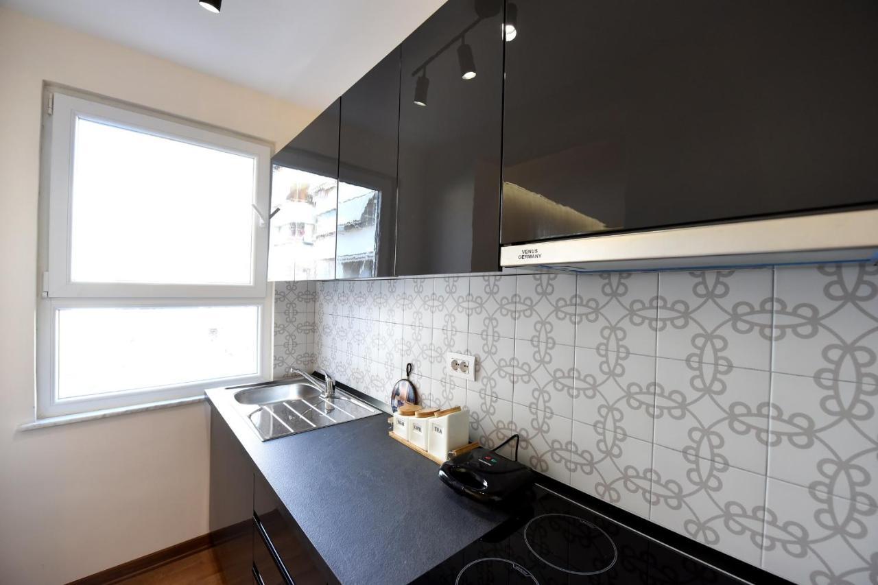 Noir Living 2 Bedroom Appartement