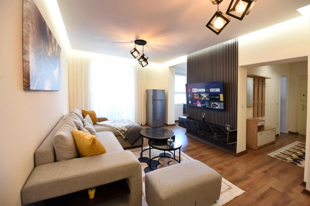 Noir Living 2 Bedroom *